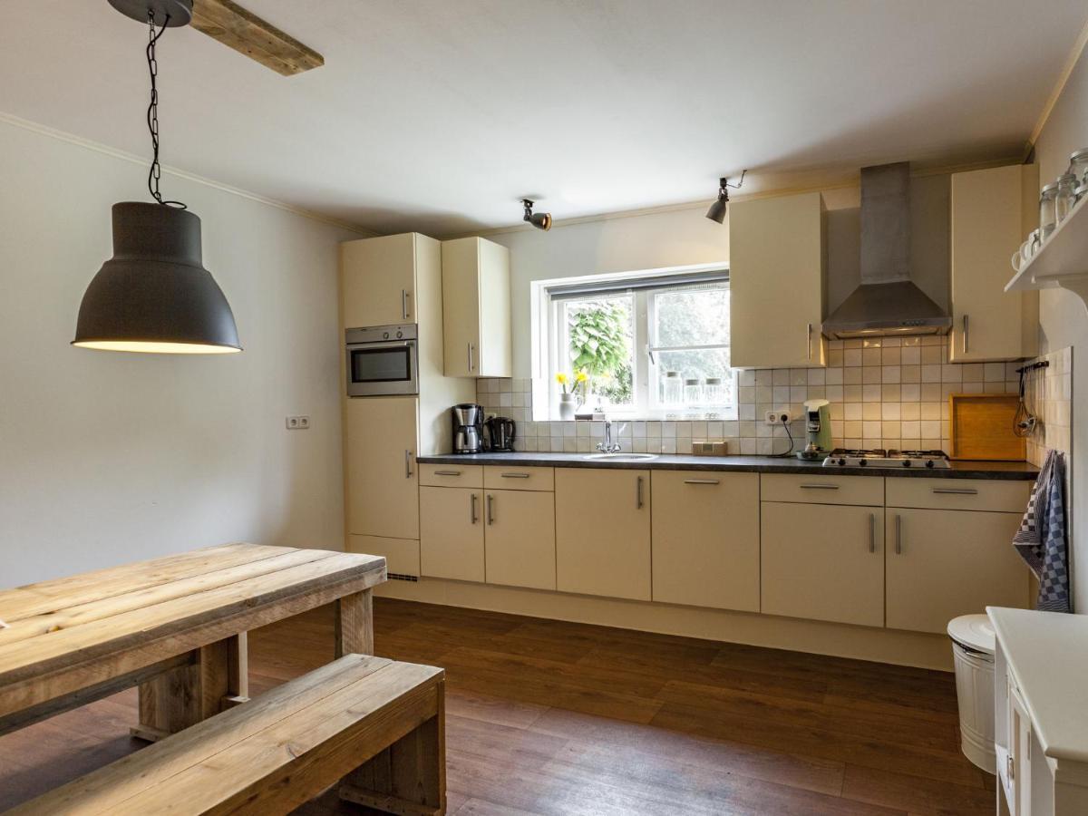 Charming Holiday Home Near Beach In Meliskerke エクステリア 写真