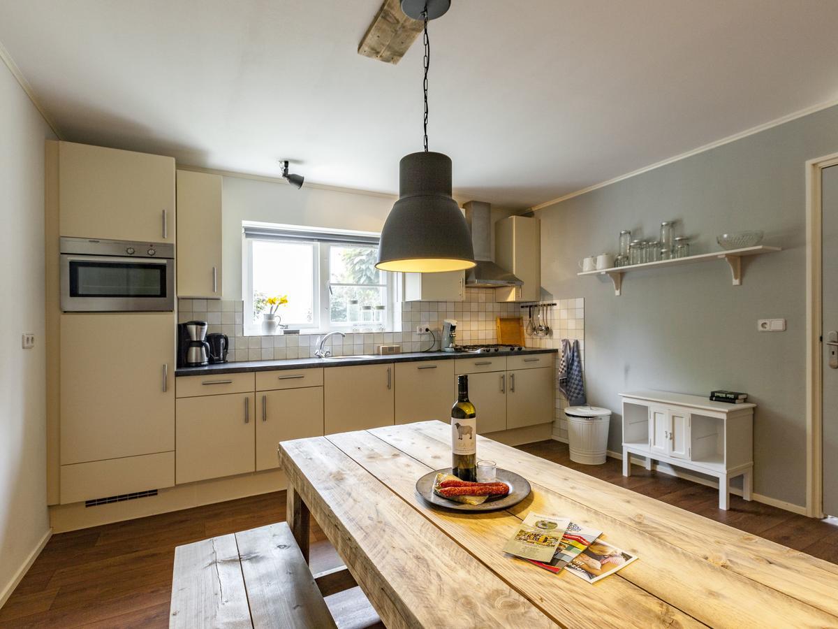 Charming Holiday Home Near Beach In Meliskerke エクステリア 写真
